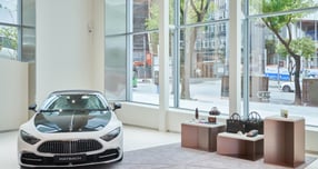 HS효성더클래스가 마이바흐 브랜드센터 서울에서 진행한 김환기 서울 프리뷰 전시를 마쳤다. /사진=HS효성더클래스