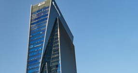 DB손해보험이 스타트업 지원 프로그램인 &#039;팁스&#039; 운영사로 선정되며 생산적 금융에 동참한다. 사진은 DB손보 사옥 전경. /사진=DB손해보험