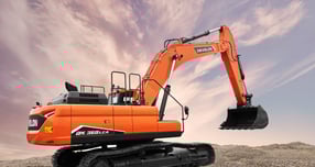 HD현대인프라코어의 에티오피아 시장 주력 모델인 36톤급 디벨론 대형 굴착기. /사진=HD현대인프라코어