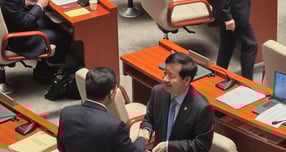 구윤철 부총리 겸 기획재정부 장관은 부동산 보유세 강화를 시사한 것 아니냐는 논란에 대해 &quot;(부동산 세제를) 종합적으로 검토해야 한다는 뜻&quot;이라고 설명했다. 사진은  6일 오후 서울 여의도 국회에서 열린 예산결산특별위원회 종합정책질의에 참석한 구 부총리의 모습. /사진=김성아 기자