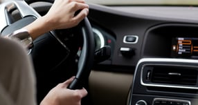 주행 중에는 급출발·급가속·급제동 등 3급(急) 운전을 피해야 연비를 아낄 수 있다./사진=클립아트코리아