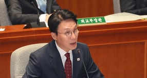 김민석 국무총리가 7일 서울 여의도 국회에서 열린 예산결산특별위원회 전체회의에서 의원 질의에 답변하고 있다. /사진=뉴스