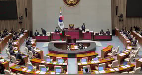 여야가 이재명 정부의 첫 본예산안을 심사하기 위한 국회 예산결산특별위원회 종합정책질의 이틀째 회의에서 한미 관세 합의의 성과를 놓고 치열한 공방을 벌였다. 사진은 7일 서울 여의도 국회서 예산결산특별위원회 종합정책질의가 진행되는 모습. /사진=김성아 기자