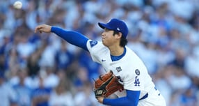 LA 다저스의 오타니 쇼헤이가 지난달 29일(이하 한국시각) 미국 캘리포니아주 로스앤젤레스 다저 스타디움에서 열린 2025 메이저리그(MLB) 월드시리즈 4차전 토론토 블루제이스와의 경기에서 선발 투수로 등판해 힘차게 공을 던지고 있다./로이터=뉴스