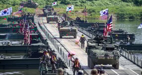 국방부가 북한이 국방상 담화를 통해 한미연합훈련과 회의를 비난한 것에 대해 깊은 유감을 표명했다. 사진은 지난 8월25일 육군 제7공병여단이 2025년 UFS/TIGER의 일환으로 개최된 &#039;한미연합 제병협동 도하훈련&#039;에 참가해 훈련을 실시하고 있는 모습. /사진=뉴스1(육군 제공)