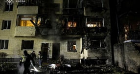 러시아의 드론 공격으로 피해를 입은 우크라이나 키이우 아파트 건물 현장. /사진=키이우 로이터(뉴스1 권영미 기자)