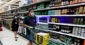 태국서 낮술 마시다 걸리면 최소 45만원 벌금… "관광객도 예외 없어요"