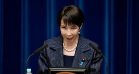 다카이치 사나에 일본 총리가 &#039;다케시마(일본이 자의적으로 부르는 독도 명칭)의 날&#039; 행사에 장관급 인사 참석에 대해 확답을 피했다. 사진은 다카이치 총리가 지난달 21일 일본 도쿄 총리실에서 기자회견 한 모습. /사진=로이터