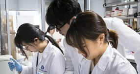 대학생 바이오 인턴십 현장 활동 모습. /사진제공=성남시 