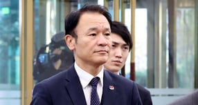 외교부가 일본 정부의 도쿄 내 독도 &#039;영토주권전시관&#039; 확장 개관과 관련해 항의의 뜻을 전했다. 사진은 일본 도쿄 영토주권전시관 추가 개관과 관련해 초치된 마츠오 히로타카 주한일본대사관 총괄공사가 14일 서울 종로구 정부서울청사 외교부 청사로 들어선 모습. /사진=뉴시스