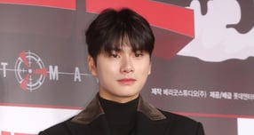 배우 이이경의 사생활을 폭로하며 논란을 일으킨 여성 A씨가 또다시 SNS 계정을 삭제했다. 사진은 지난 2019년 12월 서울 광진구 롯데시네마 건대입구에서 진행된 영화 &#039;히트맨&#039; 제작보고회에 참석한 배우 이이경. /사진=머니투데이