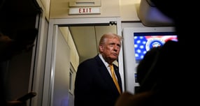 트럼프, 물가 상승하자… 커피·소고기 등 200여개 품목 관세 철회