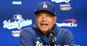 데이브 로버츠 LA 다저스 감독이 팀 내 일본인 선수들이 월드베이스볼클래식(WBC) 출전하지 않기를 바란다고 말했다. 사진은 로버츠 감독이 지난달 25일(현지시각) 캐나다 온타리오주 토론토 로저스센터에서 MLB 월드시리지 2차전 관련 기자회견 중인 모습. /사진=로이터
