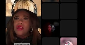 미국 인플루언서 타이 네샤가 운전 중 라이브 방송하다가 행인을 들이받아 사망에 이르게 했다. 사진은 라이브 방송 중인 네샤의 모습. /사진=틱톡 캡처