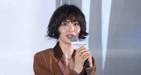 가수 겸 배우 나나의 소속사 측이 이날 발생한 강도 침입 피해로 나나와 모친 모두 부상을 입어 치료 중이라고 밝혔다. 사진은 나나가 지난 7월15일 서울 강남구 메가박스 코엑스에서 열린 영화 &#039;전지적 독자 시점&#039;(감독 김병우) 언론시사회에서 인사말 한 모습. /사진=뉴시스