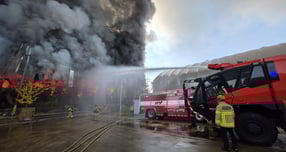 소방 당국이 충남 천안 이랜드패션 물류창고 화재가 초기 진압됐다고 밝혔다. 사진은 화재 사고 현장 모습. /사진=뉴스