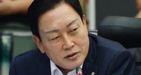 김건희 특검팀이 김선교 국민의힘 의원에게 소환을 통보했다. 사진은 김 의원이 지난달 17일 전북 전주시 농촌진흥청에서 열린 &#039;2025년도 농림축산식품해양수산위원회 국정감사&#039;에 참석해 발언하고 있는 모습. /사진=뉴시스