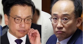  최상목 전 경제부총리와 추경호 전 국민의힘 원내대표가 17일 내란 중요임무 종사 등 혐의를 받는 한덕수 전 국무총리의 속행 공판에 증인으로 출석했다. 사진은 지난 5월7일 최상목 전 경제부총리 겸 기획재정부 장관이 세종 어진동 정부세종청사 기획재정부를 찾아 직원들과 인사를 나눈 뒤 기자실로 향하는 모습과 지난 13일 추경호 전 국민의힘 원내대표가 서울 여의도 국회에서 열린 제429회 국회(정기회) 제12차 본회의에 출석한 모습. /사진=뉴시스