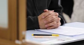  2026학년도 대학수학능력시험(수능)에서 컴퓨터용 사인펜 번짐 등 사고가 발생했다는 불만이 쏟아지고 있다. 사진은 수능 시험일인 지난 13일 오전 서울 종로구 경복고등학교에 마련된 고사장에서 수험생들이 시험 시작을 준비하고 있는 모습. /사진=뉴스1(사진공동취재단)