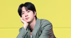 방탄소년단(BTS) 멤버 진의 볼에 기습적으로 입을 맞춘 50대 일본인 여성이 강제추행 혐의로 재판에 넘겨졌다. 사진은 지난 4월 서울 종로구 JW메리어트 동대문 스퀘어 서울에서 열린 넷플릭스 새 예능 &#039;대환장 기안장&#039; 기자간담회에 참석한 그룹 방탄소년단 멤버 진. /사진=뉴스