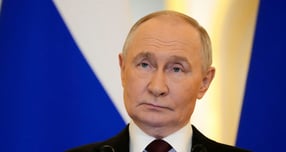 블라디미르 푸틴 러시아 대통령이 다음달 초에 인도에서 나렌드라 모디 인도 총리와의 정상회담을 진행할 예정이다. 사진 푸틴 대통령이 지난 12일(현지시각) 러시아 모스크바 크렘린궁에서 제21회 러시아-카자흐스탄 협력 포럼 참가자들에게 연설한 모습. /사진=로이터