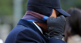 20일 전국적인 추위가 서서히 물러날 것으로 예상된다. 사진은 지난 19일 광화문사거리 일대를 지나가는 시민의 모습. /사진=뉴시스