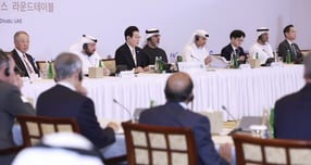 이재명 대통령이 19일(이하 현지시각) 한-아랍에미리트(UAE) 비즈니스라운드테이블에서 한국은 UAE에 AI 허브 도약을 위한 파트너가 될 것이라고 밝혔다. 사진은 19일(현지시각) 이 대통령이 아부다비 한 호텔에서 열린 한-UAE 비즈니스 라운드테이블에서 발언하는 모습. /사진=뉴시스