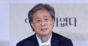 제46회 청룡영화상 시상식에서 감독상과 최우수작품상을 박찬욱 감독의 영화 &#039;어쩔수가없다&#039;가 거머쥐었다. 사진은 박찬욱 감독이 지난 9월22일 오후 서울 용산구 CGV 용산에서 열린 영화 &#039;어쩔수가없다&#039; 기자간담회에 참석한 모습. /사진=뉴스