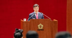 신상진 성남시장이 20일 성남시의회 제307회 제2차 정례회에서 2026년도 예산안과 시정 운영 방향을 설명하고 있다. /사진제공=성남시