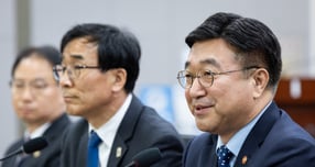 행정안전부가 오는 24일부터 헌법존중 정부혁신 TF를 가동한다고 밝혔다. 사진은 20일 윤호중 행정안전부 장관이 서울 여의도 국회 의원회관에서 열린 사회연대경제 성장 촉진을 위한 당정대협의회에서 발언한 모습. /사진=뉴스