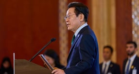 이재명 대통령이 알뎁 파타 엘시시 이집트 대통령과 정상회담을 시작했다. 사진은 17일(현지 시간) 아부다비의 한 호텔에서 열린 동포 만찬 간담회에 참석한 이재명 대통령. /사진=뉴스1(대통령실 제공)