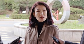 경찰이 공직선거법 위반 등 혐의를 받는 이진숙 전 방송통신위원장을 불구속 상태로 검찰에 넘겼다. 사진은 지난 5일 이 전 위원장이 서울 양천구 서울남부지방검찰청에 고발장을 제출하기 전 입장을 밝히는 모습. /사진=뉴시스