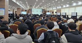  지난 20일 평택대학교 제2피어선빌딩 6층 연회장에서 지역 청년과 구직자들이 &#039;평택시 반도체 네트워킹 데이&#039;에 참여하고 있다. /사진제공=평택시