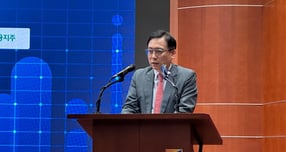 자본시장연구원과 한국파생상품학회가 공동 심포지엄을 열고 코리아 프리미엄 시대를 위한 정책 과제를 21일 논의했다. 사진은 안삿마을 하는 김세완 자본시장연구원 원장./사진=이동영 기자