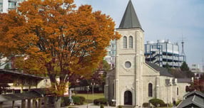 춘천의 고요하고 낭만적인 분위기는 추위와 어우러져 특별한 힐링을 선사한다. 사진은 죽림동성당. /사진=한국관광공사