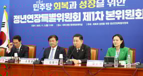 김병기 더불어민주당 원내대표가 11월3일 서울 여의도 국회에서 열린 더불어민주당 회복과 성장을 위한 정년연장특별위원회 제1차 본위원회의에서 발언을 하고 있다. / 사진=뉴시스 김금보 기자