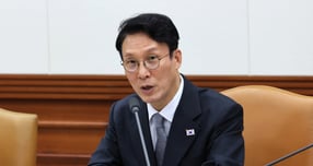 김민석 국무총리가 헌법존중 정부혁신 TF의 조사활동 기간 원칙과 절제를 지키는 게 중요하다고 강조했다. 사진은 24일 김 총리가 서울 종로구 정부서울청사에서 열린 헌법존중 정부혁신 TF 간담회에서 발언하는 모습. /사진=뉴스