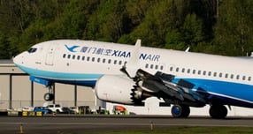 중국이 지난 24일(이하 현지시각)오전 10시 기준 일본과 중국을 연결하는 항공 노선 중 항저우-나고야, 난징-후쿠오카 등 항공 노선 12개 노선을 취소했다. 사진은 지난 4월22일 미국 워싱턴주 시애틀 공항에 착륙한 중국 항공기의 모습. 해당 기사와 직접적인 연관 없음. /사진=로이터