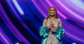 미국 가수 겸 배우 제니퍼 로페즈가 인도 제약사 대표의 딸 결혼식 축하 무대 공연을 선보이고 200만달러(약 30억원)를 받았다고 전해졌다. 사진은 로페즈가 지난 5월26일 미국 네바다주 라스베이거스에서 열린 2025 아메리칸 뮤직 어워드에 참석해 무대를 선보인 모습. 해당 기사와 직접적인 연관 없음. /사진=로이터