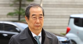 한덕수 전 국무총리의 내란 방조 및 내란 중요임무 종사 혐의 사건 재판이 26일 마무리된다. 사진은 지난 17일 서울 서초구 서울중앙지방법원에서 열린 내란방조·위증 등 혐의 9차 공판에 출석한 한덕수 전 국무총리. /사진=뉴시스