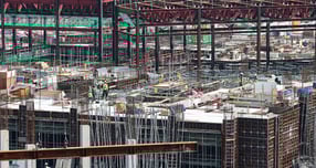 산업재해로 공사 중단 시 발생하는 비용을 하청업체가 부담하던 구조가 개선될 것으로 보인다. 공사기간 연장 의무화도 함께 추진되며 정부가 업계 불합리함으로 지적되던 관행들의 해결에 나섰다. 사진은 서울시내의 한 공사현장 모습. /사진=뉴스