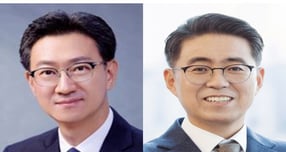 롯데지주가 26일 정기 임원인사를 단행하고 재무 전문가인 고정욱 사장(왼쪽)과 전략 전문가인 노준형 사장을 공동대표로 내정했다. /사진=롯데