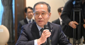 [단독]이찬우 특명… 농협금융, 내년부터 시니어 특화 3%대 적금·보험 판다