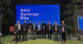 GS그룹은 27일 ‘2025 GS벤처스 시너지 데이’를 열고 스타트업 협업 성과와 신규 사업 기회를 공유했다. 홍석현 GS벤처스 대표(왼쪽에서 두번째)와 발표에 참여한 스타트업 6곳 대표 등이 기념사진을 촬영하고 있다. /사진=GS