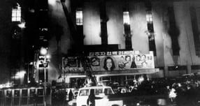 1972년 12월2일 서울시민회관에 큰불이 나 53명이 숨지고 76명이 다쳤다. 사진은 1972년 서울시민회관 화재를 진압하는 모습. /사진=행정안전부 국가기록원