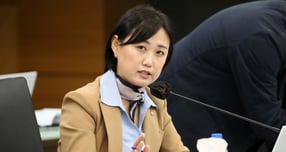 지난 10월22일 오전 대구시교육청에서 열린 국회 교육위원회의 경북대, 강원대, 경북대병원, 강원대병원, 경북대치과병원, 강릉원주대치과병원에 대한 국정감사에서 더불어민주당 백승아 의원이 질의하고 있다. /사진=뉴스