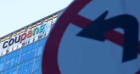 쿠팡에서 개인정보 유출된 가운데 이를 악용한 보이스피싱·스미싱이 우려된다. 사진은 지난 21일 오전 서울 송파구 쿠팡 본사. /사진=뉴시스 이영환 기자