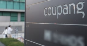 쿠팡의 고객 계정 3370만개가 유출된 것으로 드러나 업계 파장이 커지고 있다. 글로벌 빅테크 기업들이 매출의 1% 이상을 보안에 투자하는 반면 쿠팡은 0.2%만 투입한 것으로 확인돼 비판이 제기된다. 사진은 30일 오전 서울 송파구 쿠팡 본사 모습. /사진=뉴시스 권창회 기자