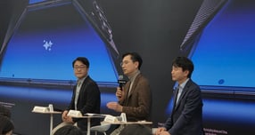 삼성전자가 2일 &#039;삼성 강남&#039;에서 미디어 브리핑을 열고 &#039;갤럭시Z 트라이폴드&#039;를 전격 공개했다. 사진은 질의응답을 진행하는 강민석 삼성전자 MX사업부 스마트폰PP팀 부사장(왼쪽), 임성택 삼성전자 한국총괄장 부사장(가운데), 김성은 삼성전자 MX사업부 스마트폰개발2팀 부사장(오른쪽). /사진=김미현 기자