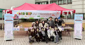 한국투자신탁운용이 &#039;ACE ETF 대학생 서포터즈&#039;가 캠퍼스어택을 진행했다. 사진은 지난달 25일 경희대학교에서 진행된 캠퍼스어택 활동에 참가한 ACE ETF 대학생 서포터즈. /사진=한국투자신탁운용